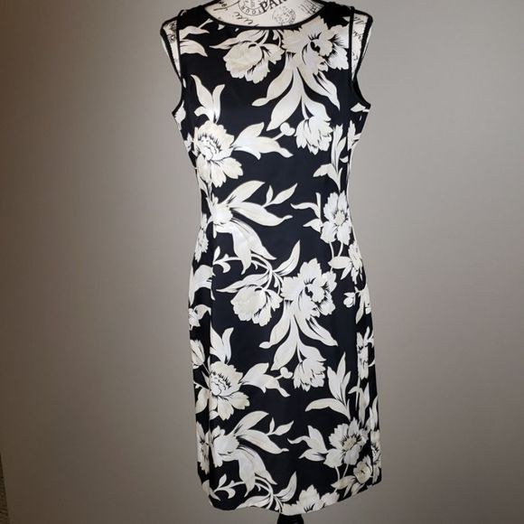 Ann Taylor Dresses & Skirts - {Ann Taylor} 100 % Silk Floral Dress Petite